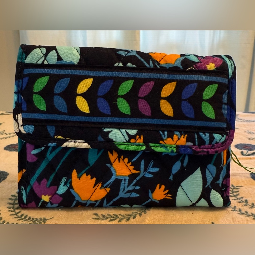 NWT Vera Bradley Euro Wallet in Midnight Blues Pattern - Picture 2 of 5